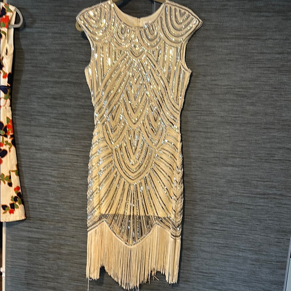 20s flapper style sequin sleeveless dress, creme and silver.